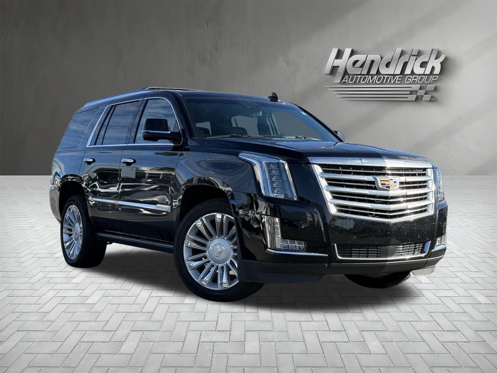 Used 2020 Cadillac Escalade Platinum RWD image 2