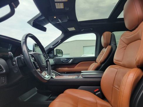 Used 2021 Lincoln Navigator L Reserve RWD image 10