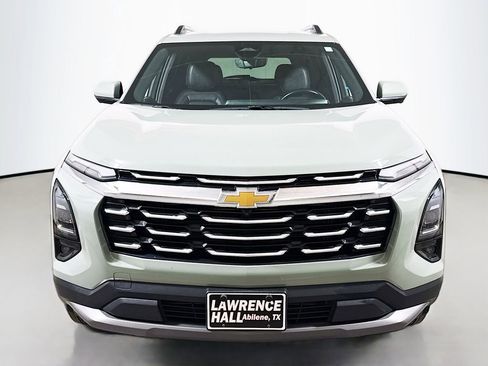 Used 2025 Chevrolet Equinox LT w/ Convenience Package II FWD image 2