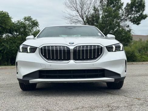 New 2026 BMW 530i xDrive w/ Premium Package AWD/4WD image 2