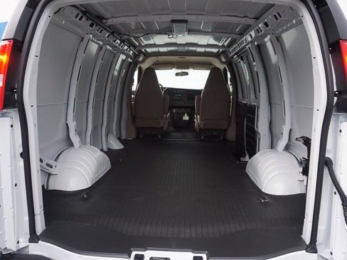 New 2025 Chevrolet Express 2500 Work Van image 17