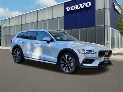 New 2026 Volvo V60 B5 Cross Country Ultra w/ Protection Package Premier