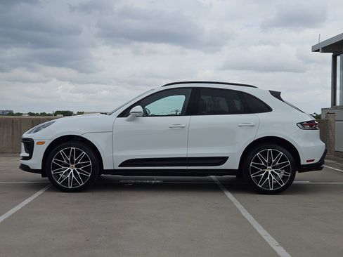 Certified 2026 Porsche Macan image 2