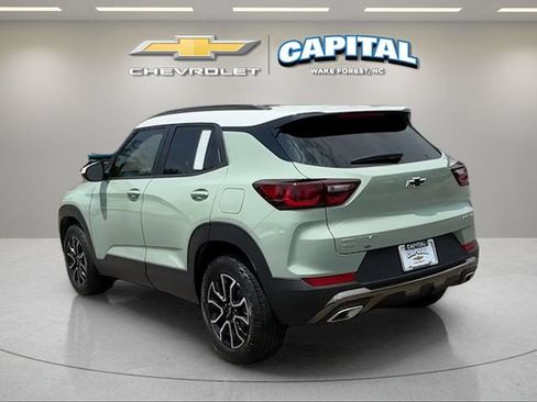 Used 2025 Chevrolet TrailBlazer ACTIV w/ Convenience Package AWD/4WD image 3