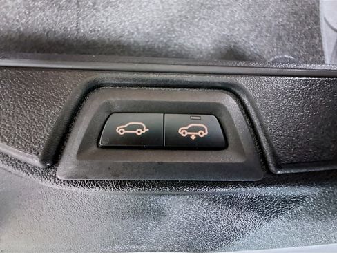 Used 2023 BMW X7 xDrive40i w/ Premium Package image 43