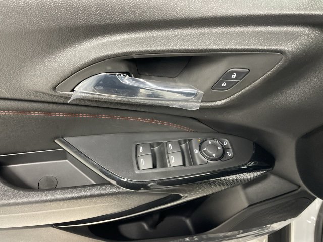 Used 2024 Chevrolet Trax RS w/ Sunroof Package FWD image 13