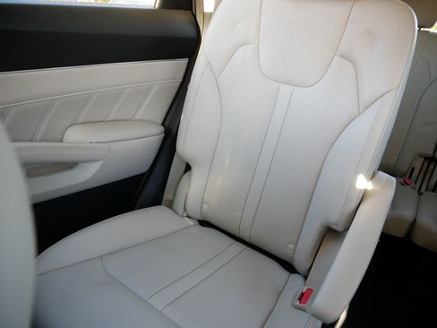 Certified 2023 Kia Sorento SX image 12