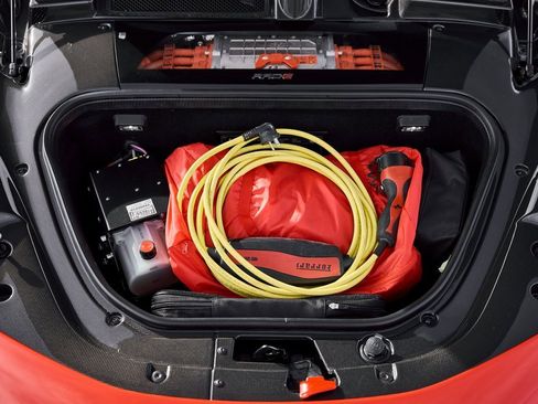 Used 2022 Ferrari SF90 Spider image 17