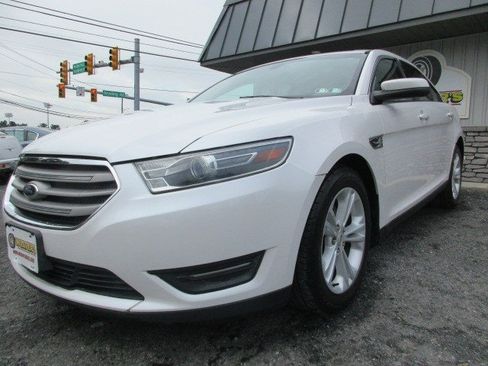 Used 2014 Ford Taurus SEL w/ Equipment Group 201A FWD image 4