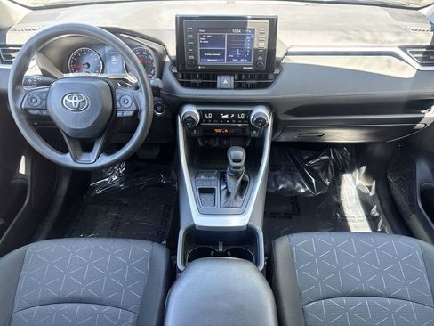 Used 2022 Toyota RAV4 XLE FWD image 13