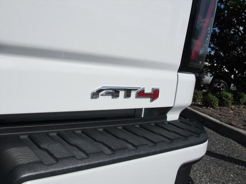Used 2024 GMC Sierra 2500 AT4 w/ AT4 Premium Plus Package image 9