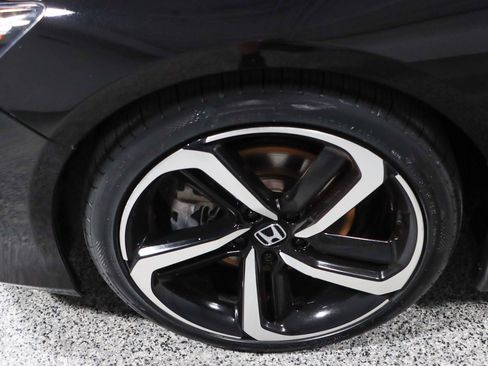 Used 2022 Honda Accord Sport image 11