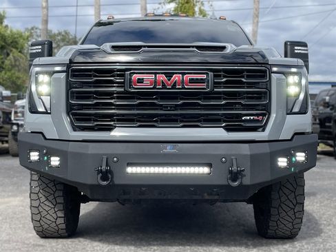Used 2024 GMC Sierra 2500 AT4 w/ AT4 Premium Plus Package image 9