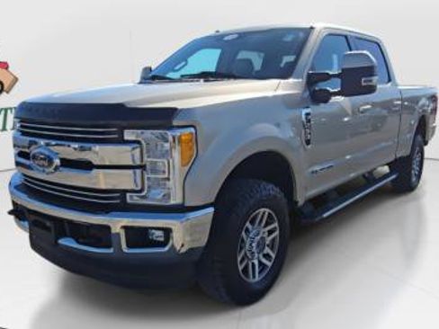 Used 2017 Ford F250 Lariat w/ Lariat Value Package AWD/4WD image 1