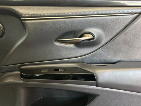 Used 2023 Lexus ES 350 w/ Accessory Package (Z2) FWD image 19