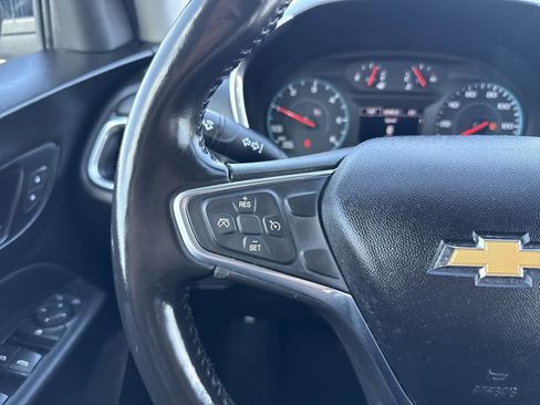 Used 2018 Chevrolet Equinox LT image 18