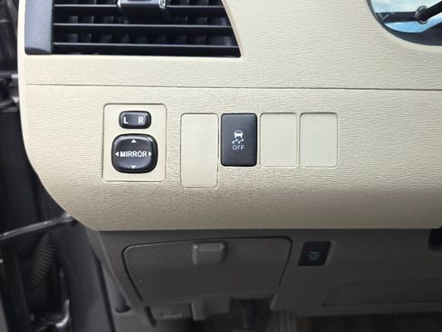 Used 2011 Toyota Sienna LE w/ Towing Pkg FWD image 23