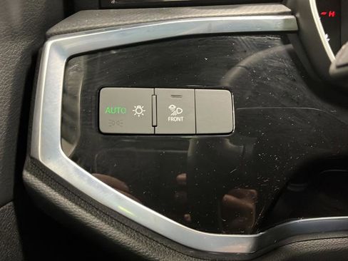 Used 2024 Audi Q3 2.0T Premium w/ Convenience Package image 32