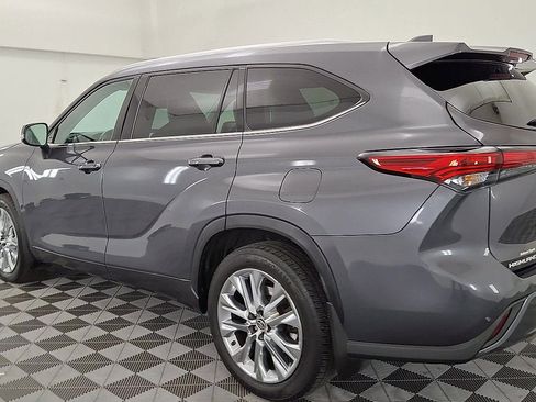 Certified 2020 Toyota Highlander Limited image 2