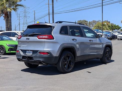 Used 2016 Jeep Cherokee Sport AWD/4WD image 10