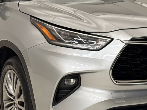 Used 2020 Toyota Highlander Platinum FWD image 5