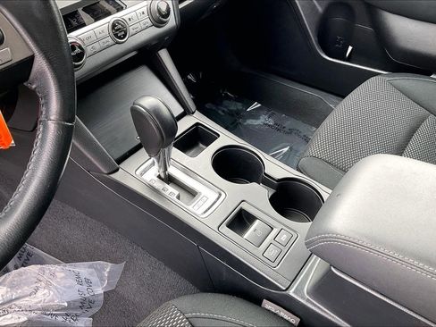 Used 2017 Subaru Outback 2.5i Premium image 15