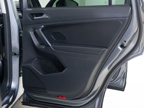 Used 2019 Volkswagen Tiguan SE w/ Panoramic Sunroof Package image 19