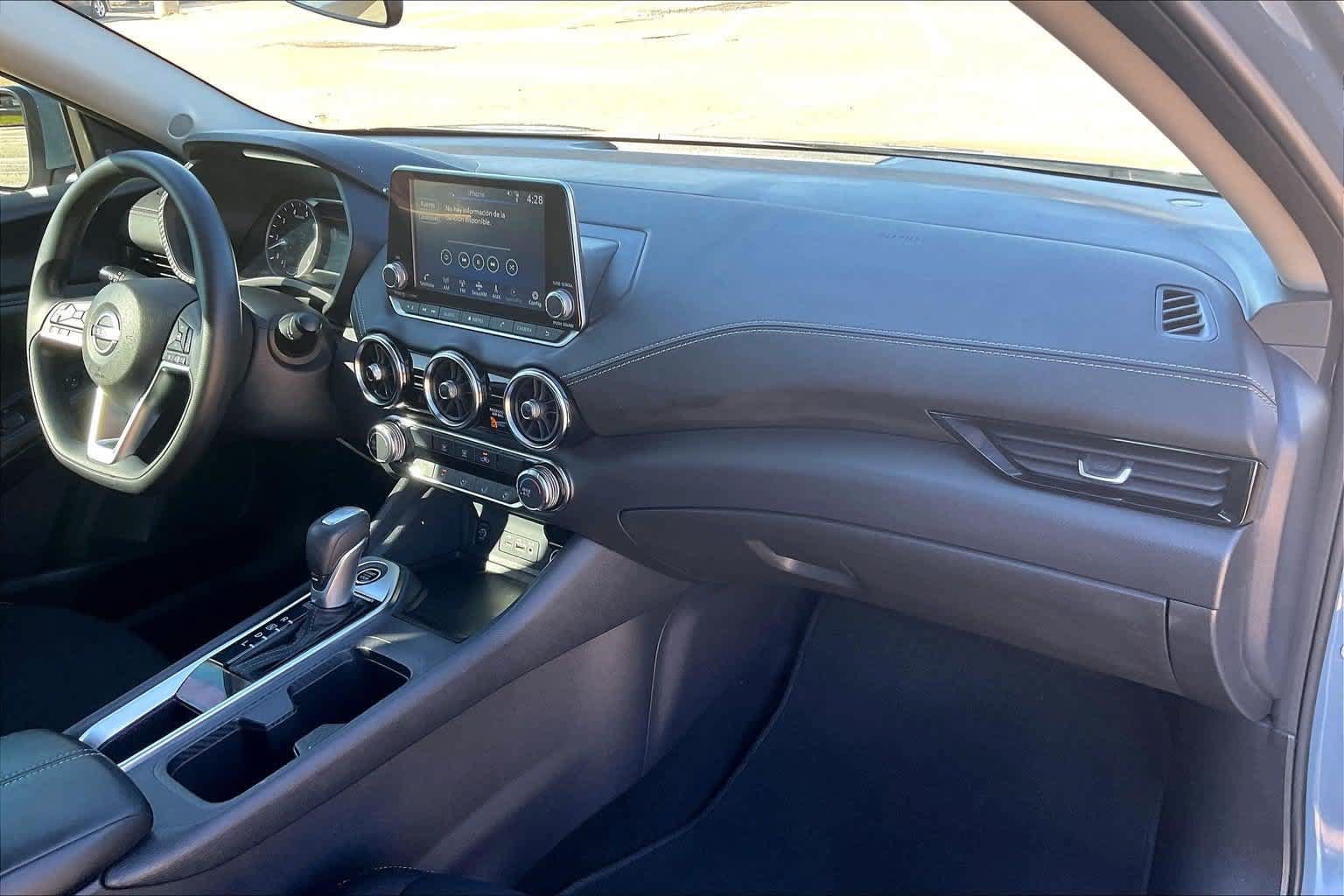 Used 2025 Nissan Sentra SV FWD image 21