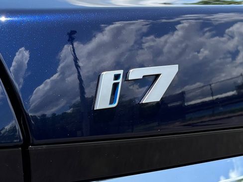 Used 2023 BMW i7 xDrive60 AWD/4WD image 64