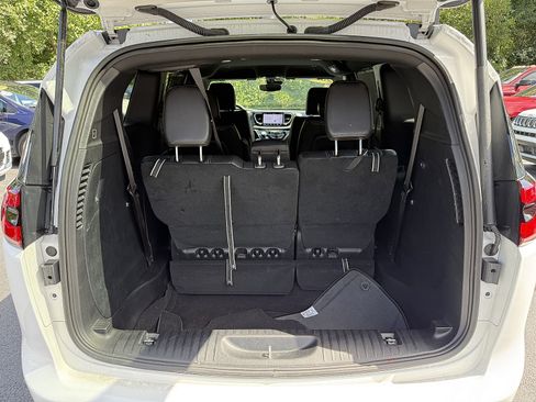 Used 2026 Chrysler Pacifica Select FWD image 15