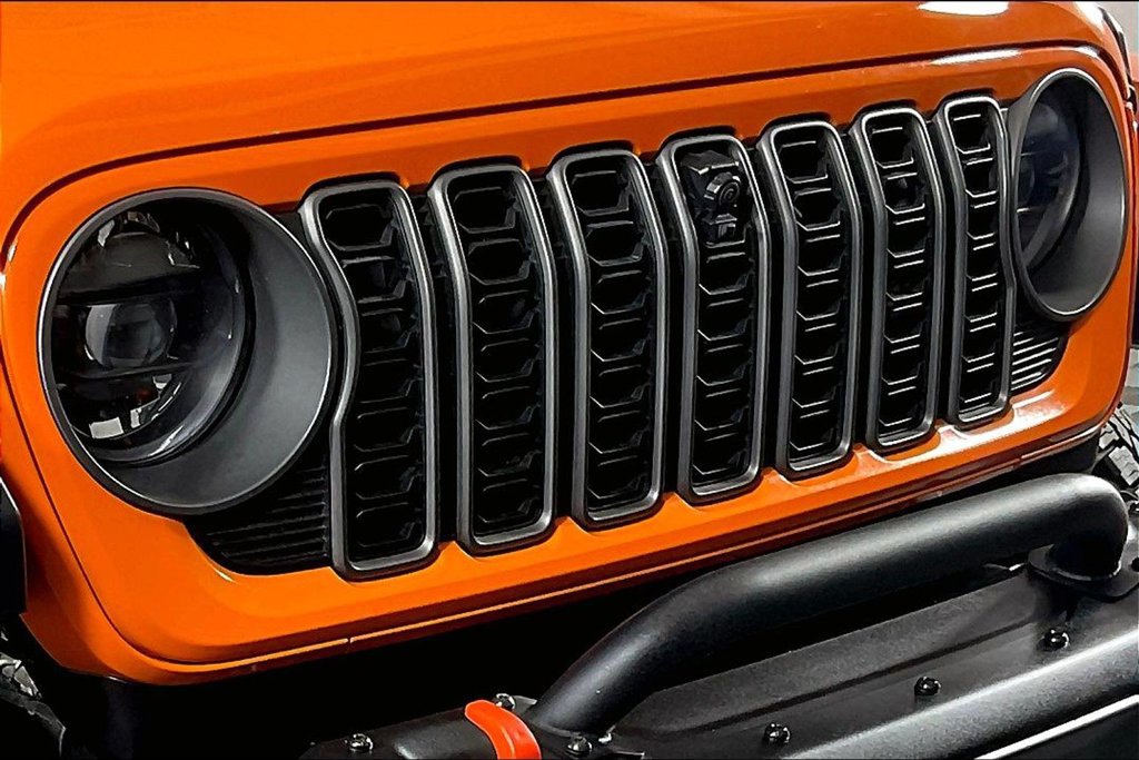 Used 2025 Jeep Gladiator Mojave AWD/4WD image 38