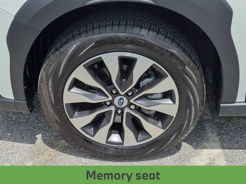 Used 2025 Subaru Outback Touring AWD/4WD image 12