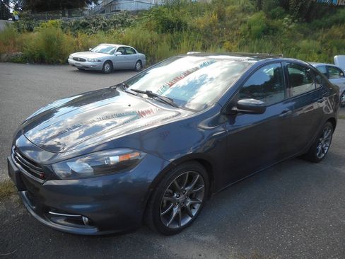 Used 2014 Dodge Dart SXT w/ Sun/Sound Group FWD image 2