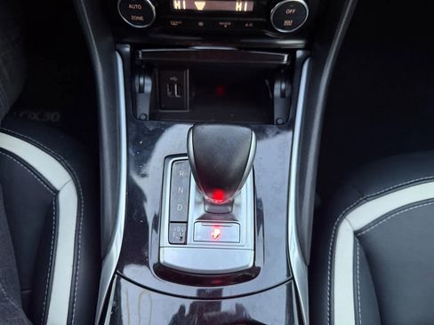 Used 2018 INFINITI QX30 Sport image 20