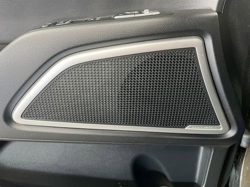 Used 2022 Kia Telluride EX w/ EX Premium Package image 19