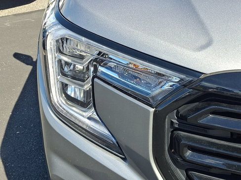 Used 2023 GMC Terrain SLT w/ Elevation Edition FWD image 9