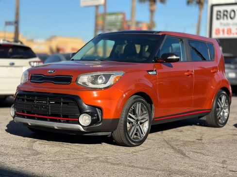 Used 2018 Kia Soul ! w/ Tech Package FWD image 5