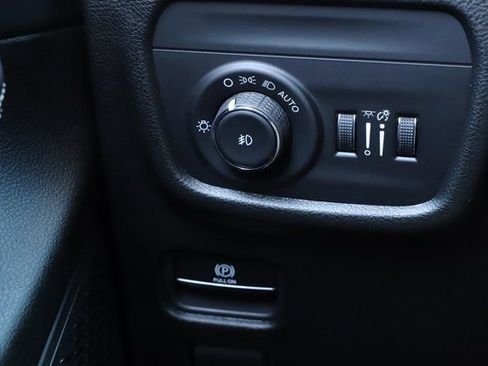 New 2025 Jeep Grand Cherokee Limited AWD/4WD image 38