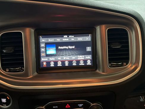 Used 2022 Dodge Charger SXT RWD image 13