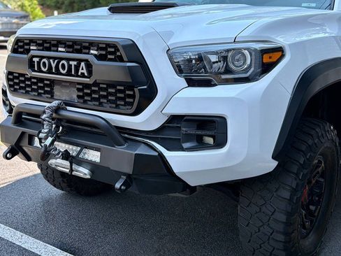 Used 2018 Toyota Tacoma TRD Pro AWD/4WD image 13