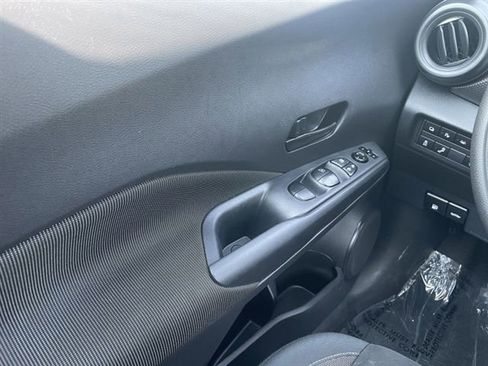 Used 2020 Nissan Kicks S image 20