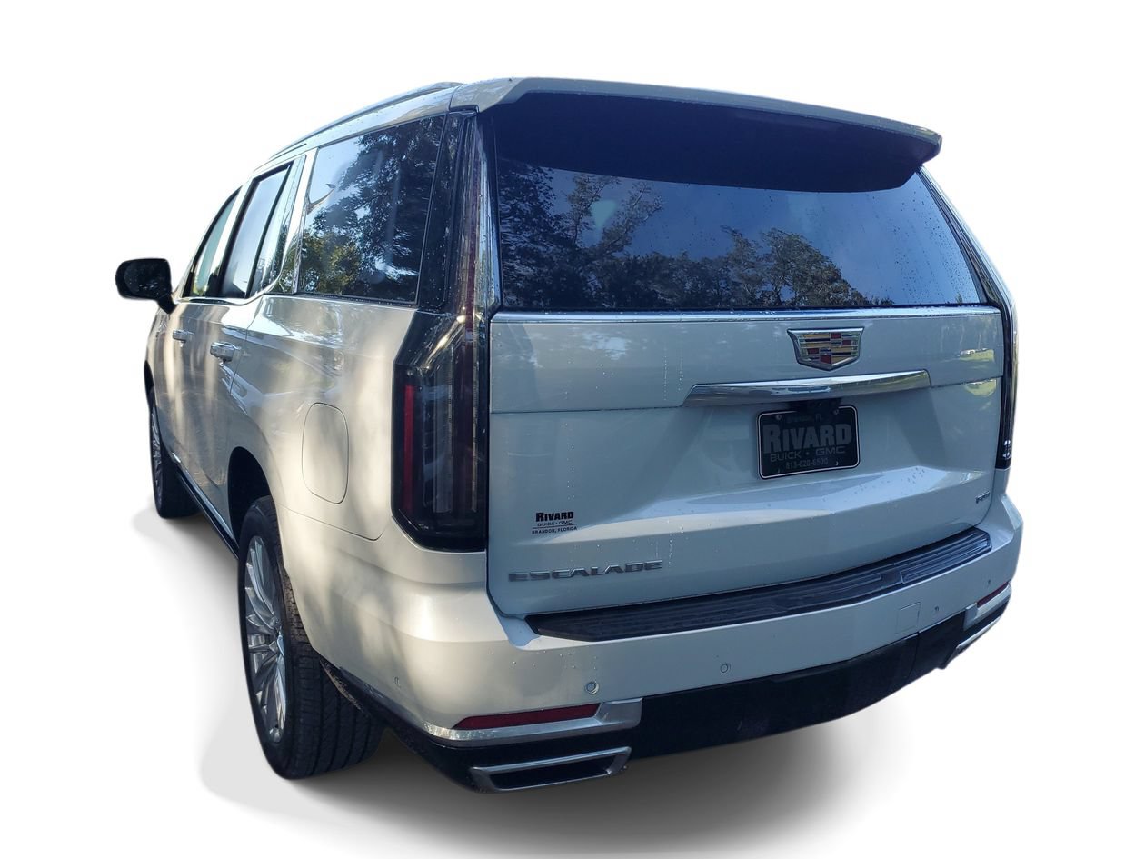 Used 2026 Cadillac Escalade Luxury AWD/4WD image 3