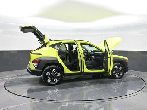 Certified 2025 Hyundai Kona SEL image 40