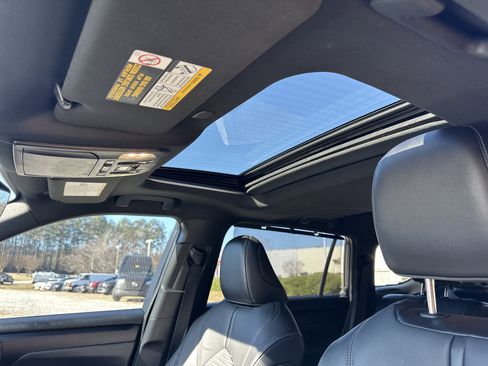 Used 2021 Toyota Highlander XSE image 32