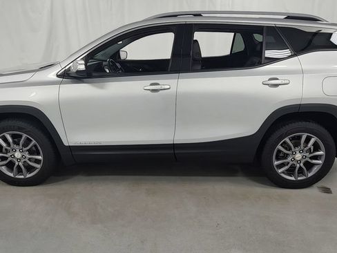 Used 2022 GMC Terrain SLT w/ LPO, Roadside Safety Package AWD/4WD image 6