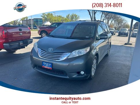 Used 2014 Toyota Sienna Limited w/ Limited Premium Package image 1
