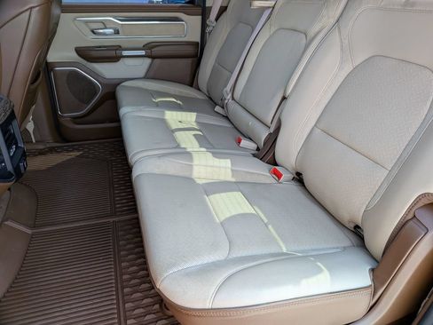 Used 2020 RAM 1500 Laramie AWD/4WD image 38