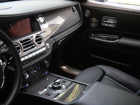 Used 2019 Rolls-Royce Ghost RWD image 27