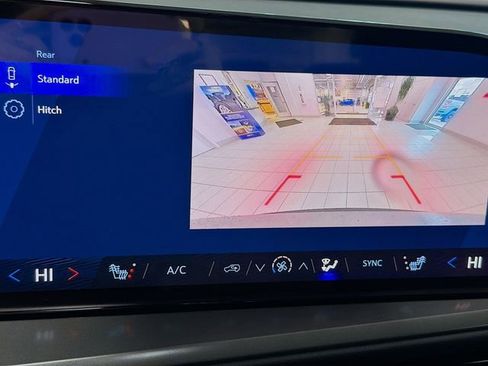 New 2026 Chevrolet Traverse LT image 14