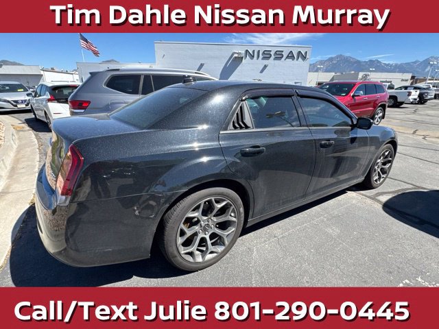 Used 2018 Chrysler 300 Touring w/ Sport Appearance Package RWD image 10